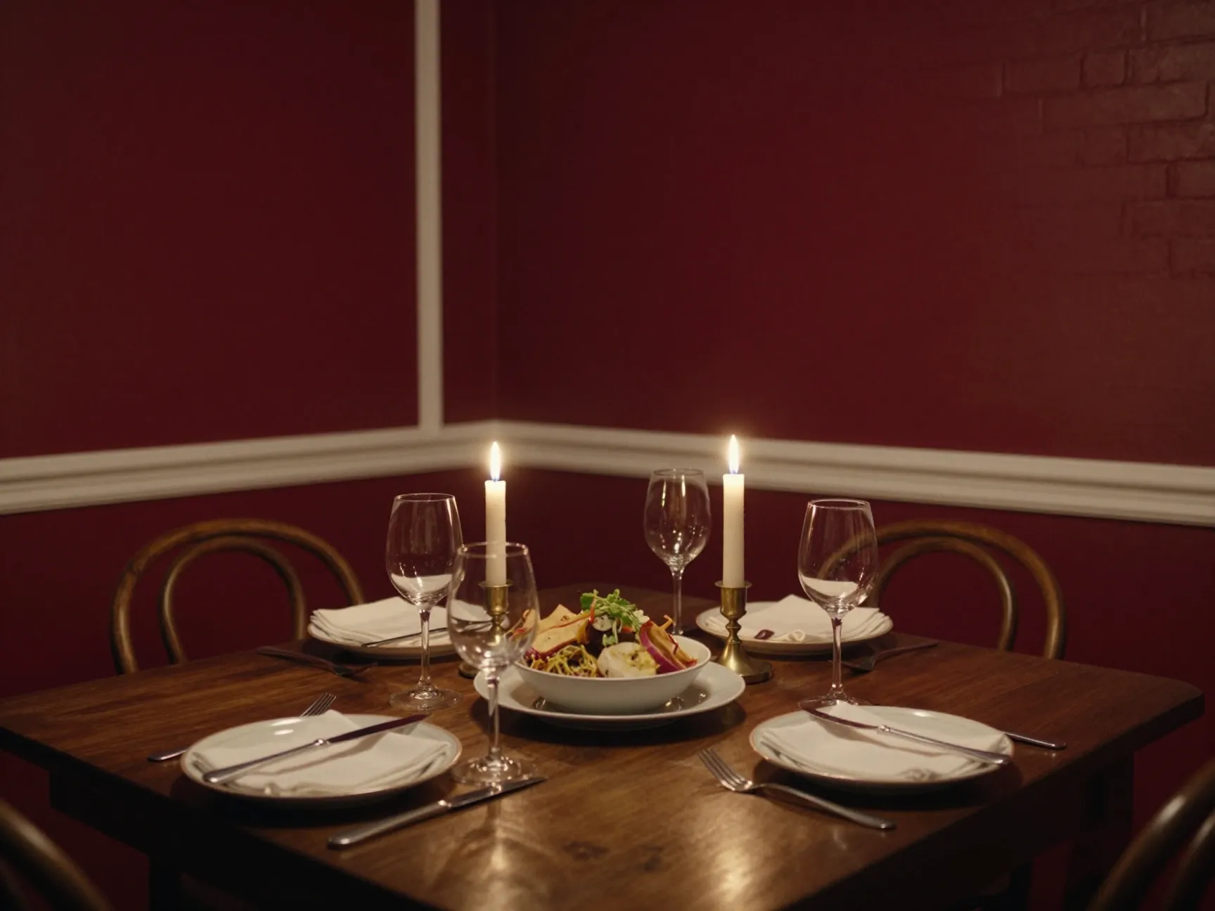 Stimulating reds for the dining room