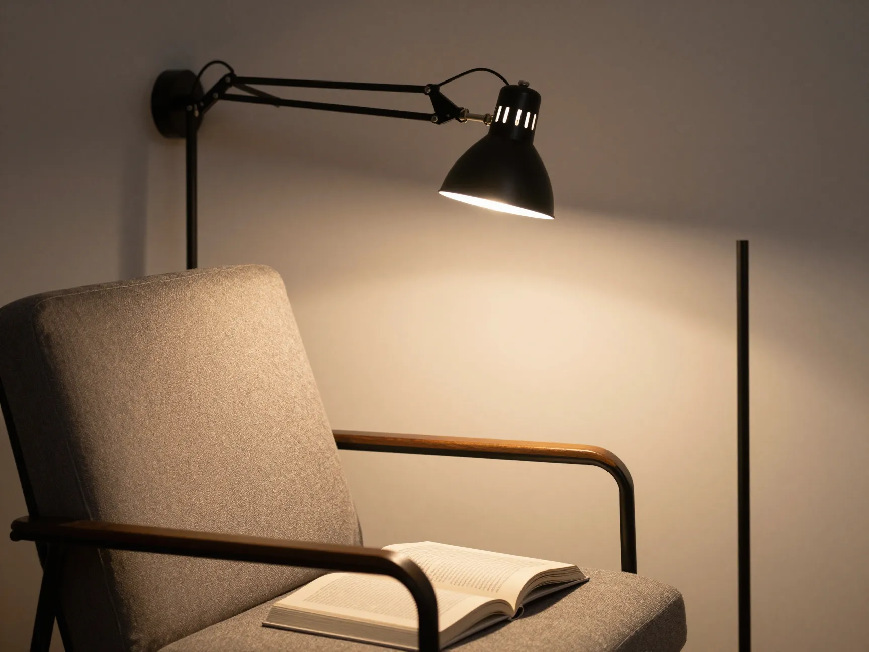 Wall mounted lighting