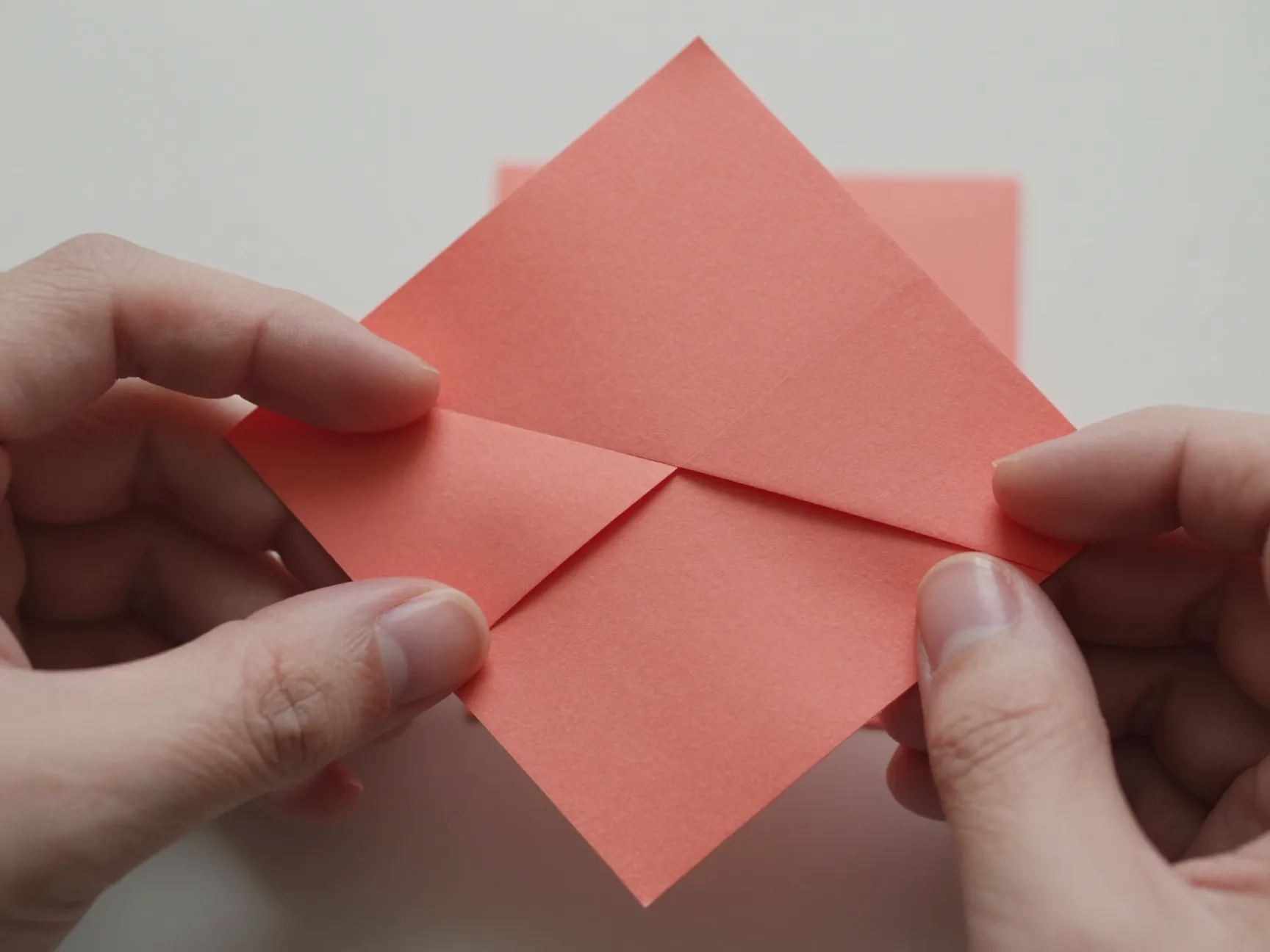 Read more about the article 9 Steps To Create A Beautiful Paper Flower Bouquet (Easy Tutorial)