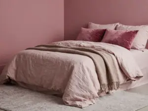 Read more about the article 8 Sophisticated Pink Bedroom Ideas for Adults Who Love a Grown-Up, Glamorous Vibe